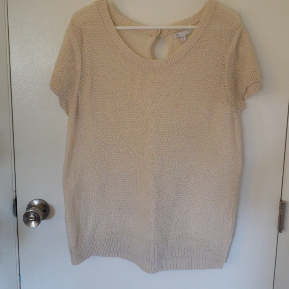 Short sleeve sweater